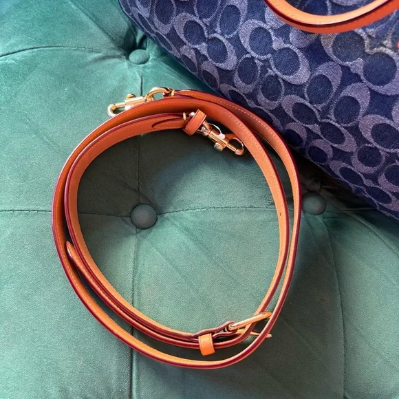 Coach Denim Large Rowan - Picture 7 of 7